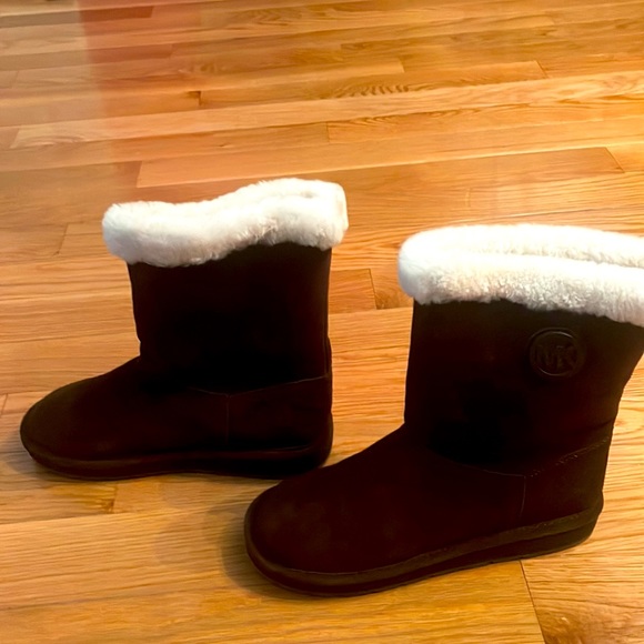 Michael Kors mid-calf Winter boots - Picture 1 of 4